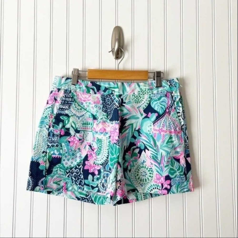 Malie Stretch Short in Lookin Sharp